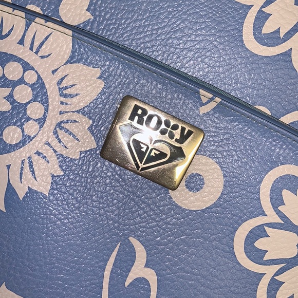 Vintage Roxy Suitcase - Picture 2 of 13
